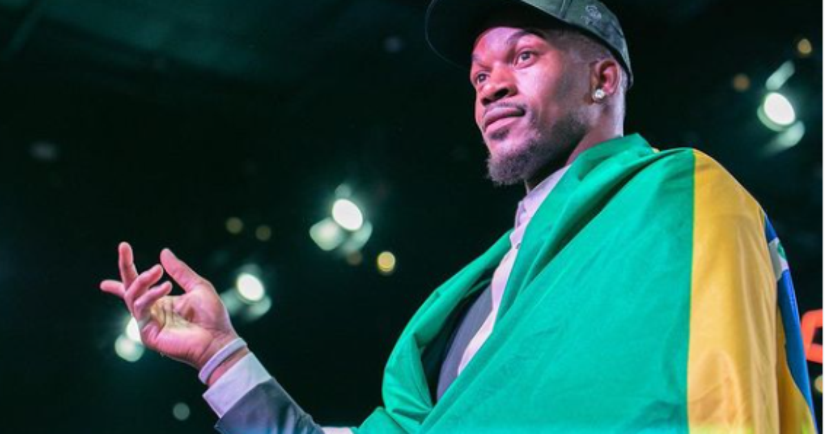 Astro da NBA surpreende e serve prato brasileiríssimo em jantar de aniversário
