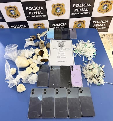 Polícia Penal apreende 28 celulares e cerca de 1 kg de drogas em quatro presídios do RJ