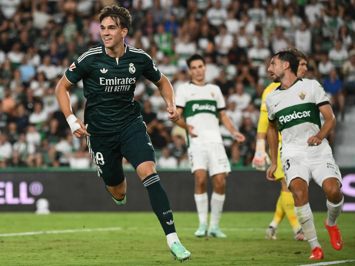 Real Madrid sofre, mas derrota o lanterna Elche com gol no fim e segue perseguição ao Barcelona