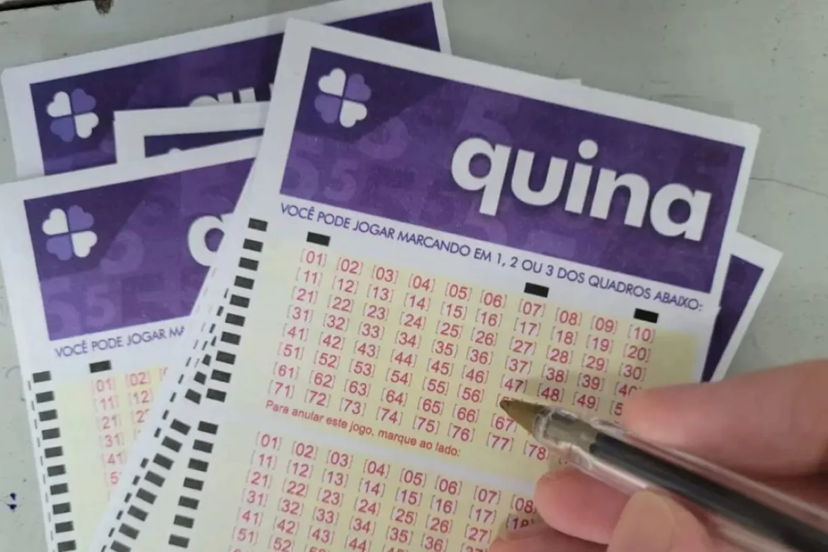 Foto colorida de acrtela da Quina - Metrópoles