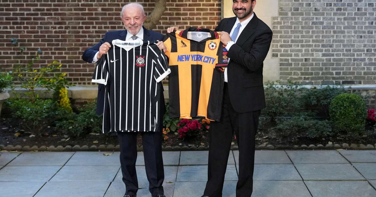 Lula troca camisa do Corinthians com prefeito de Nova York em encontro