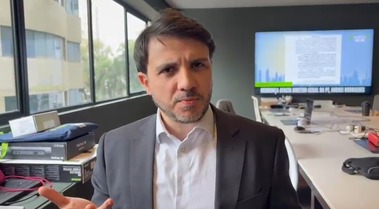 Renan Santos aciona TSE por suposta interferência estrangeira em favor de Flávio