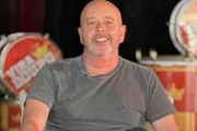 Alex Escobar volta à Globo e apresenta programa pela 1ª vez após passar mal