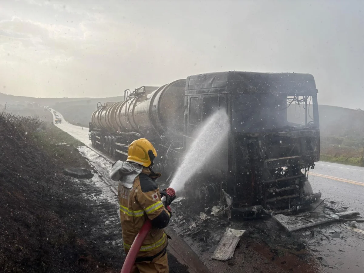 Especialista explica cuidados para transportar cargas químicas nas rodovias