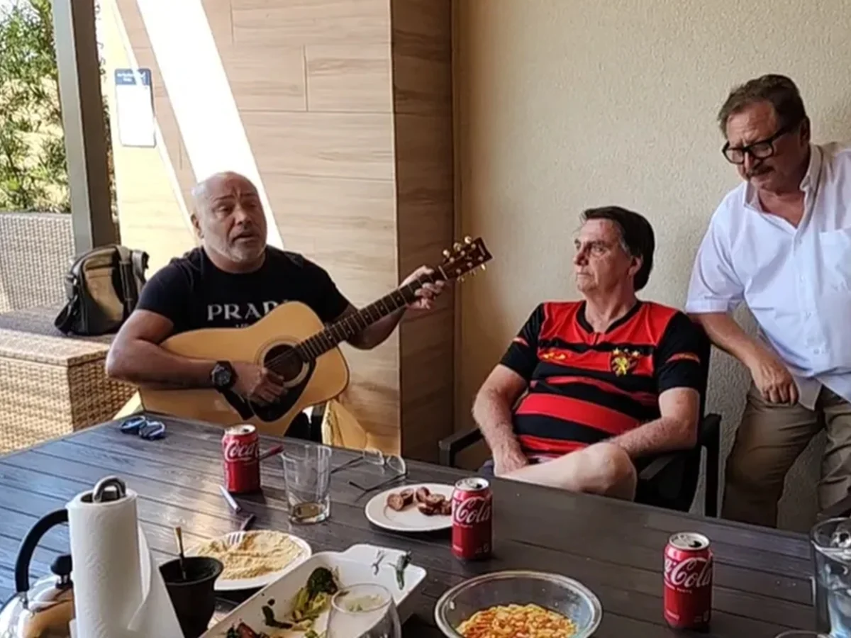 “Rick é inesquecível”, diz Flávio Bolsonaro após morte do cantor