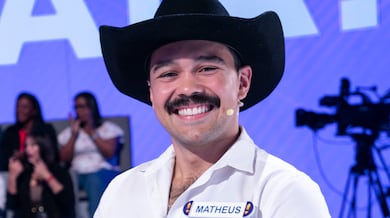 Felipe Folgosi vai além da atuação e comenta sucesso como roteirista de cinema e escritor: ‘Sou um contador de histórias’