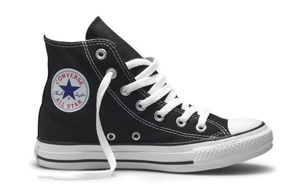 Converse remove anúncio de tênis que gerou comparações com imagens do KKK