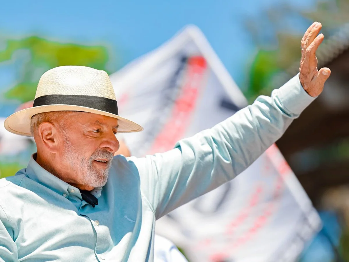 Lula assina portaria que autoriza 19 institutos federais em 12 estados