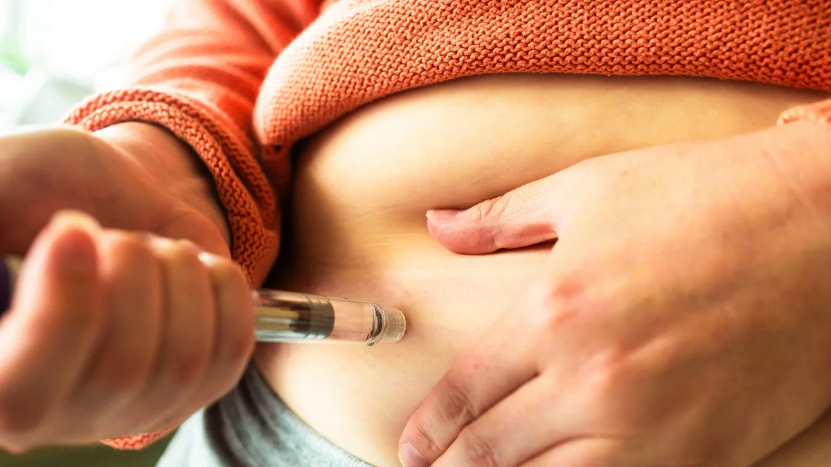 Jovem de SP alerta sobre vício em caneta emagrecedora: "Não consigo parar"