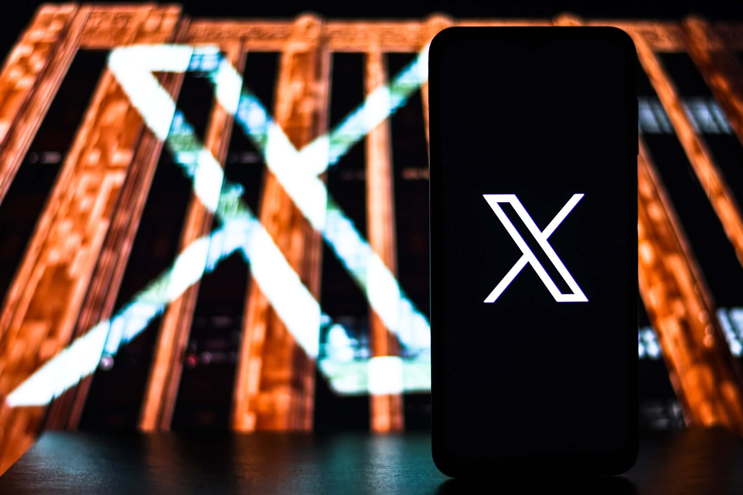 Governo dos EUA entra na Justiça para apoiar Elon Musk contra multa aplicada ao X pela Europa