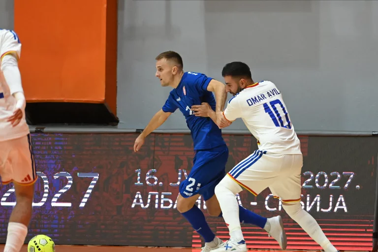 A seleção andorrana de futebol de salão perde por 4 a 0 contra a Sérvia no seu primeiro jogo na fase principal do Campeonato Mundial e se prepara para o duplo duelo contra os Países Baixos