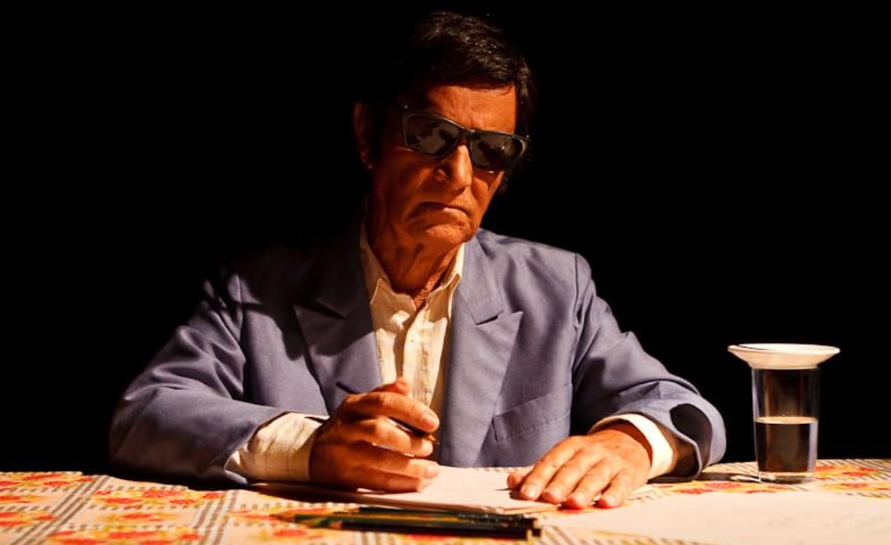 Nelson Xavier como Chico Xavier no filme biográfico sobre o m — Foto: Reprodução/IMDb