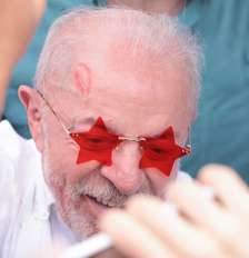 Reeleito presidente no domingo, 25, em uma virada histórica, com 64 milhões de votos, Luiz Inácio Lula da Silva (PT) recebeu o quarto mandato da população brasileira e terá de lidar com os problemas que ele mesmo criou na economia. Foto: Werther Santana/Estadao / Estadão