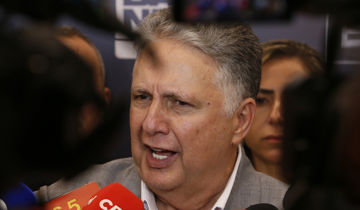 Garotinho é alvo de 'fake news' durante anúncio de desistência de recurso no TSE