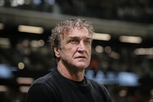 Brasileirão: Cuca exalta melhora do elenco e comemora campanha no 2º turno
