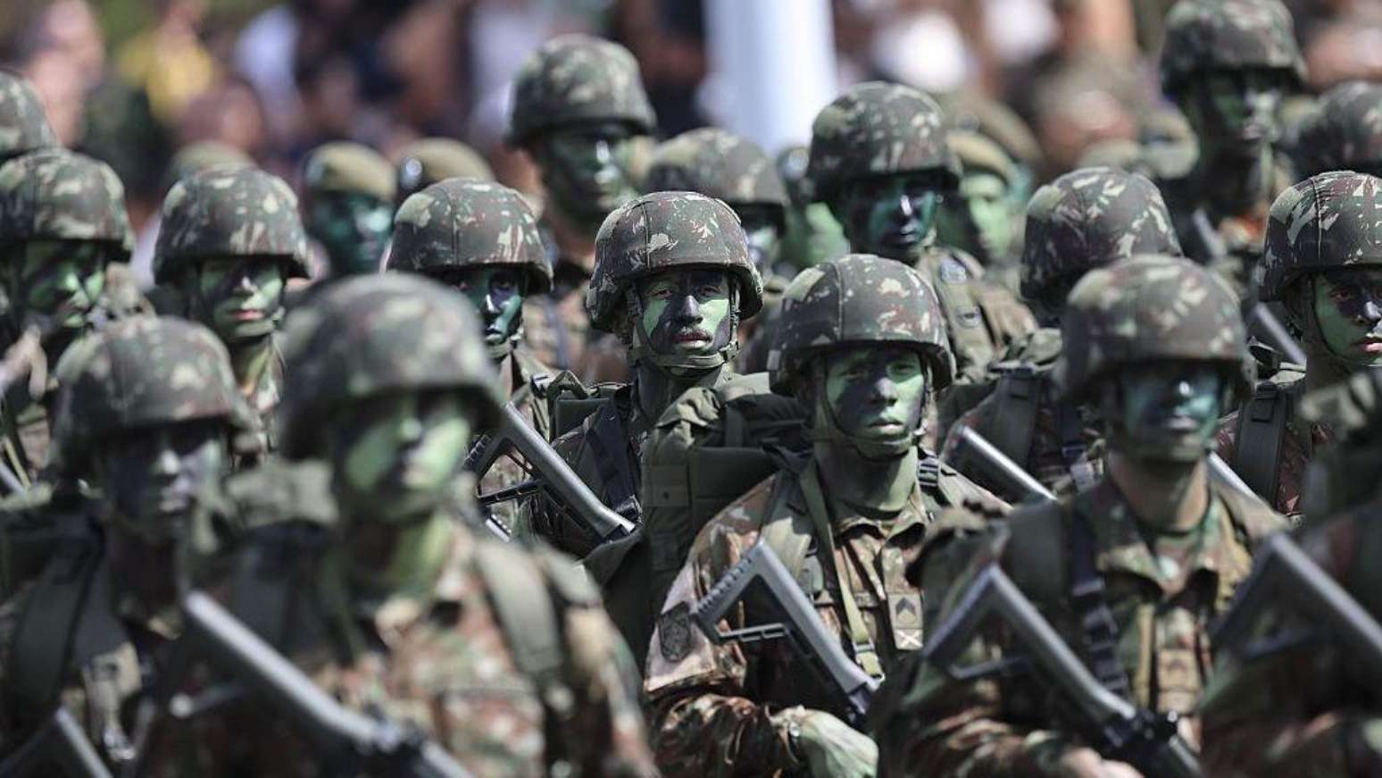 Mais de 6 mil militares da ativa e reserva ocuparam cargos no governo Bolsonaro