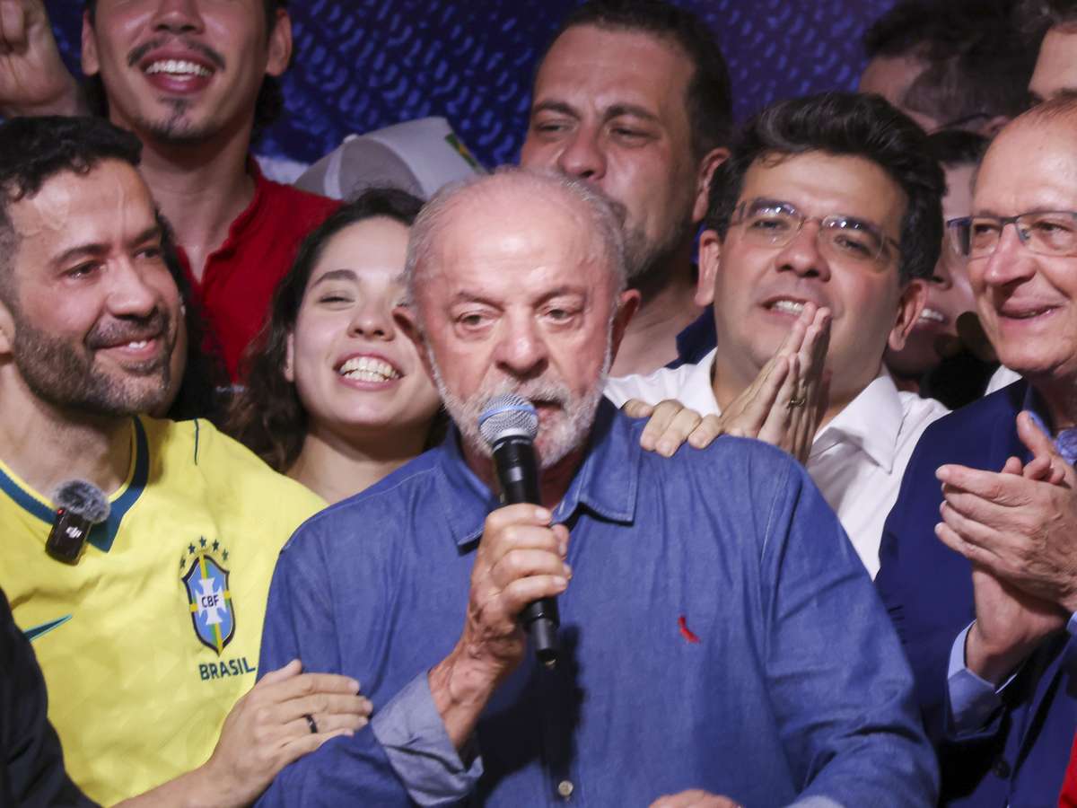 Lula 2022 e 2026: Quem esteve ao lado do presidente em discursos da vitória