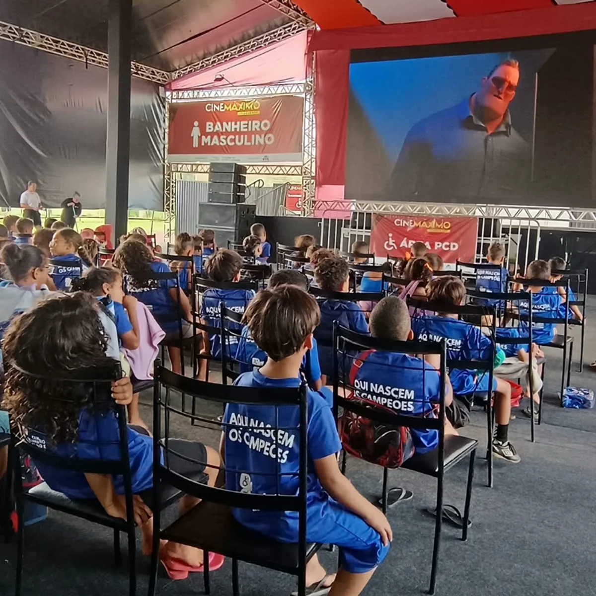Cinemáximo Itinerante: estreia na Estrutural é um sucesso; veja programação