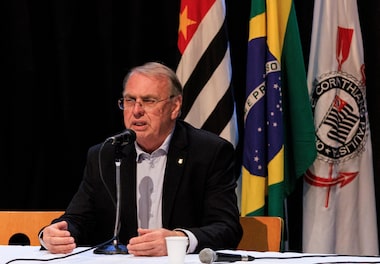 Stabile justifica salários atrasados no Corinthians e nega problemas com elenco