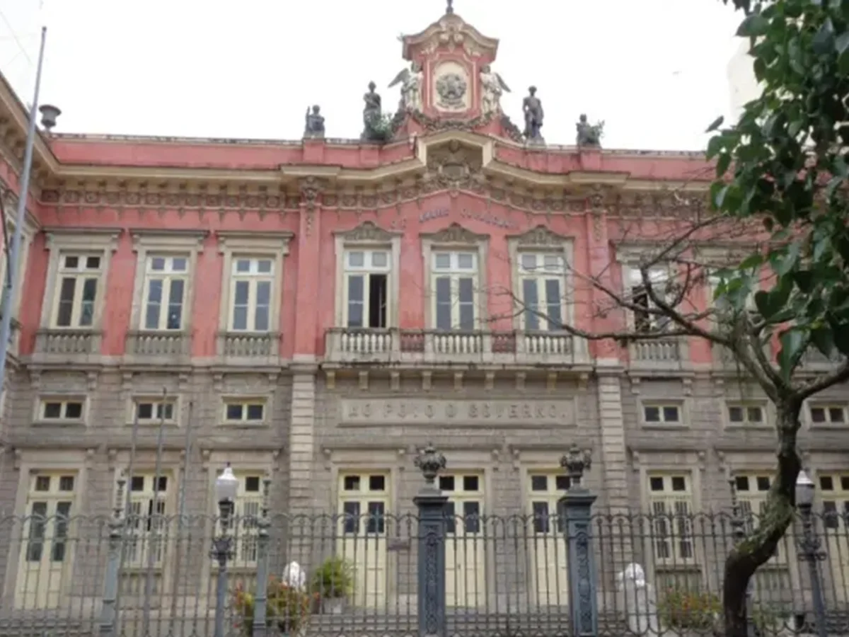 Dois fiscais do PL são detidos por suspeita de crime eleitoral no Rio