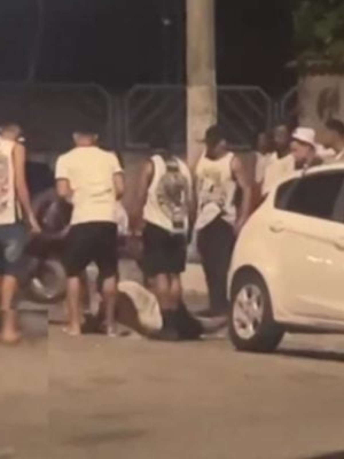 Advogado é espancado após se recusar a tirar camisa de torcida do Vasco