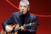 Ratinho se defende e tenta provar relação de Chico Buarque com Lei Rouanet