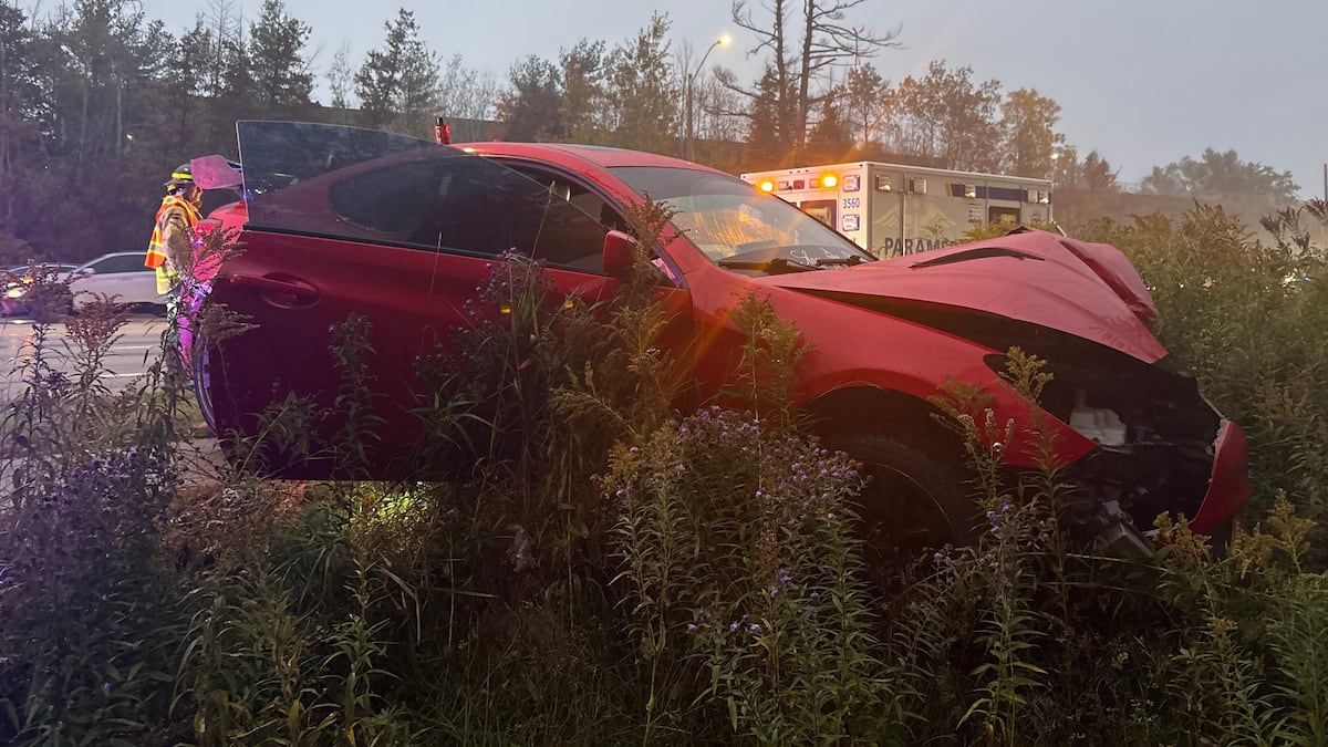 Rollover collision in south Barrie causes infrastructure damage