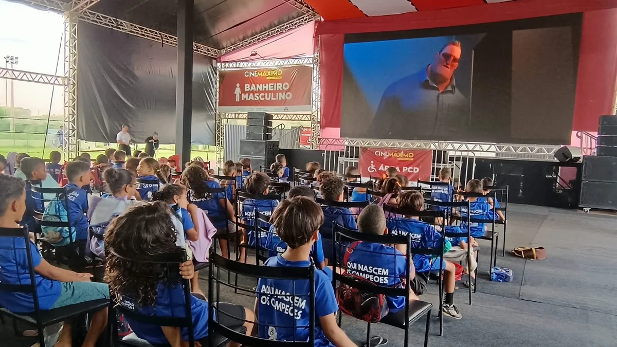 Cinemáximo Itinerante: estreia na Estrutural é um sucesso; veja programação