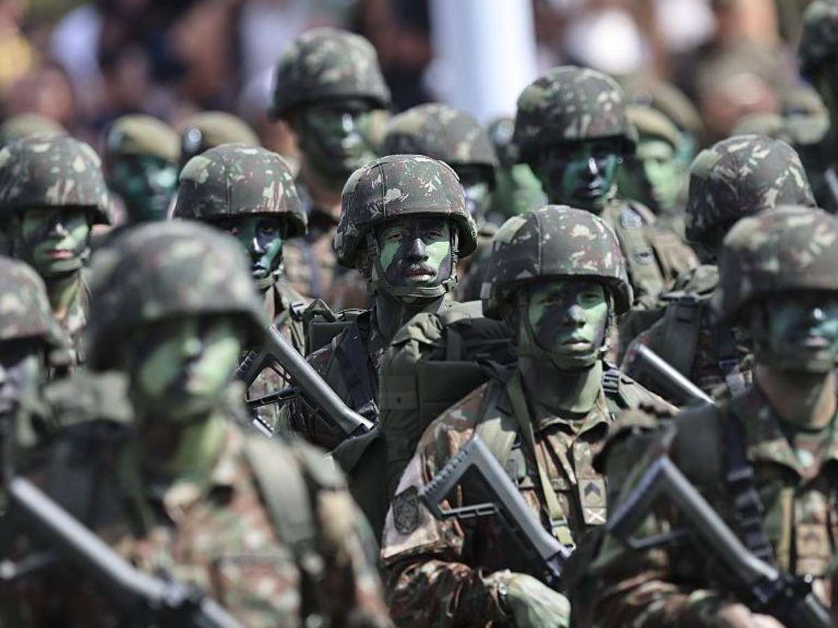 Bolsonarismo se fortaleceu tanto que não precisa mais dos militares, diz especialista em Forças Armadas