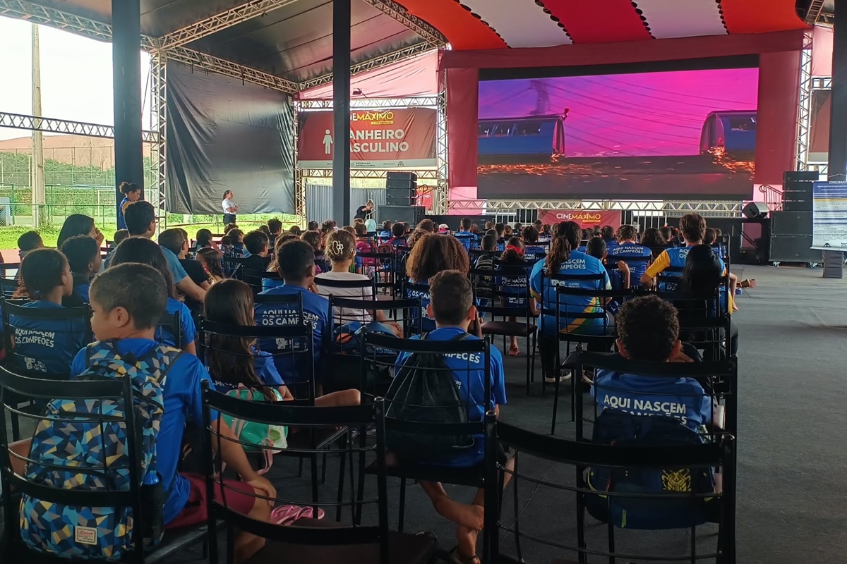 Cinemáximo Itinerante: estreia na Estrutural é um sucesso; veja programação