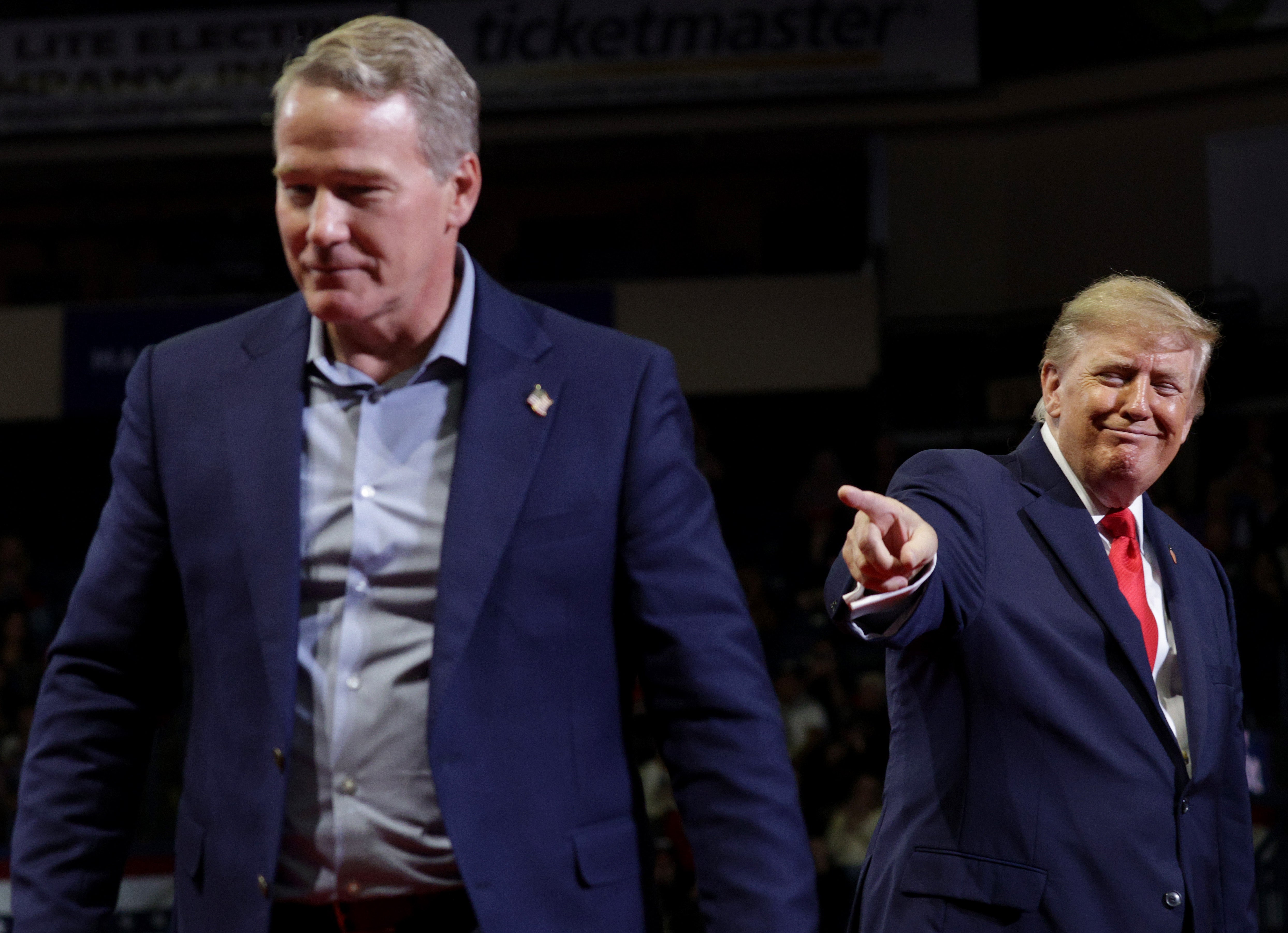 Trump continua falando sobre o traseiro de Jon Husted, candidato MAGA — e eis como o candidato se sente a respeito disso