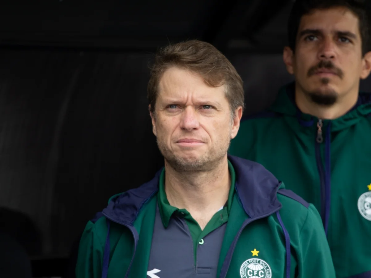 Fernando Seabra, do Coritiba, é o 20º técnico demitido no Brasileirão