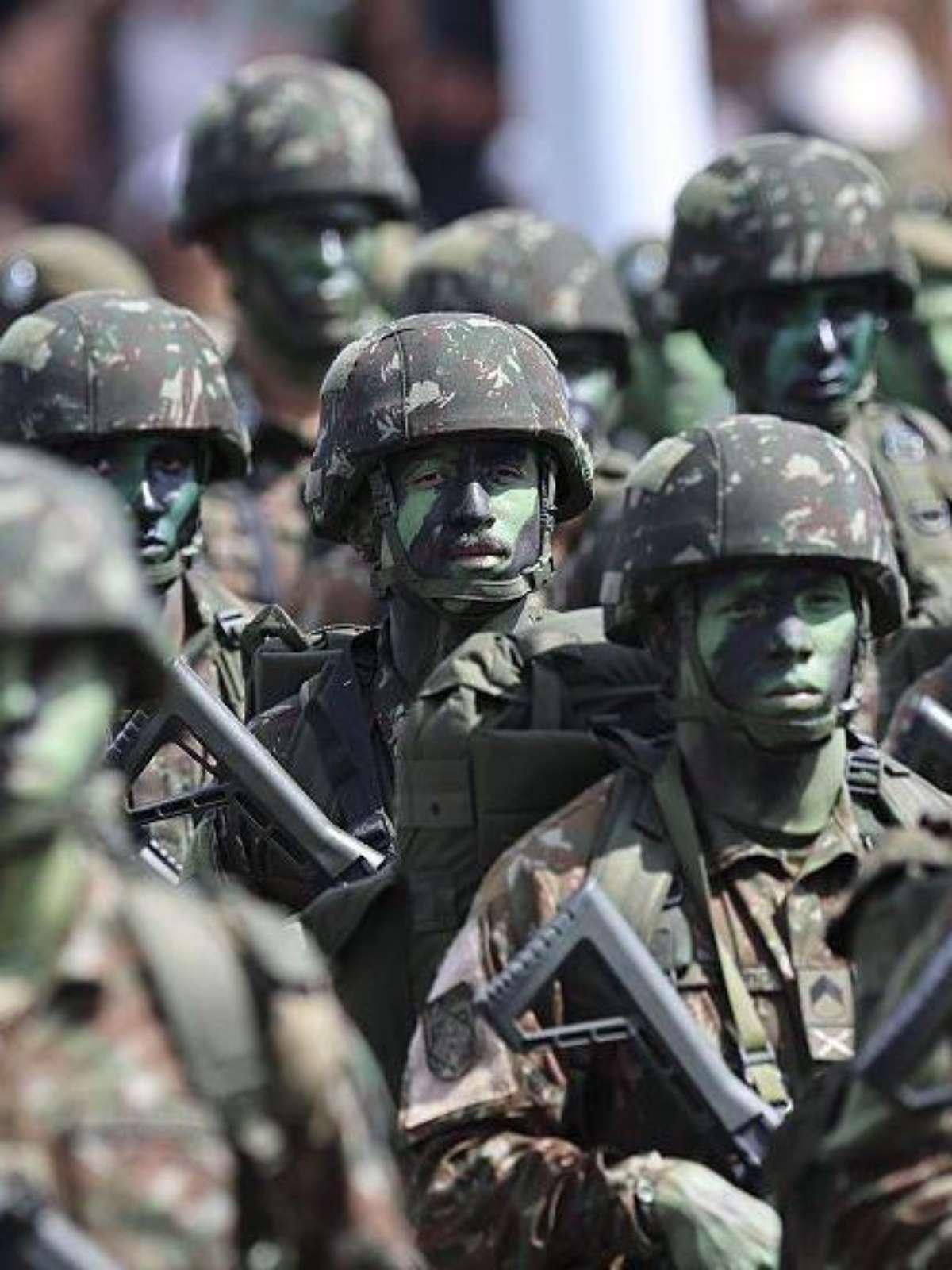 Bolsonarismo se fortaleceu tanto que não precisa mais dos militares, diz especialista em Forças Armadas