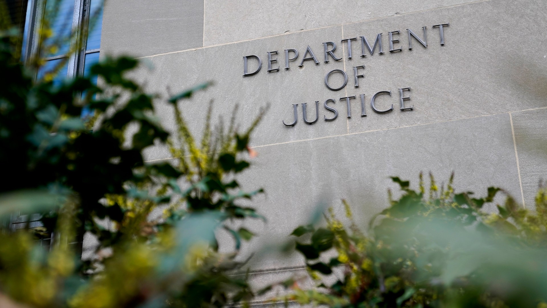 Funcionários de Trump buscam um número recorde de casos para retirar a cidadania dos EUA