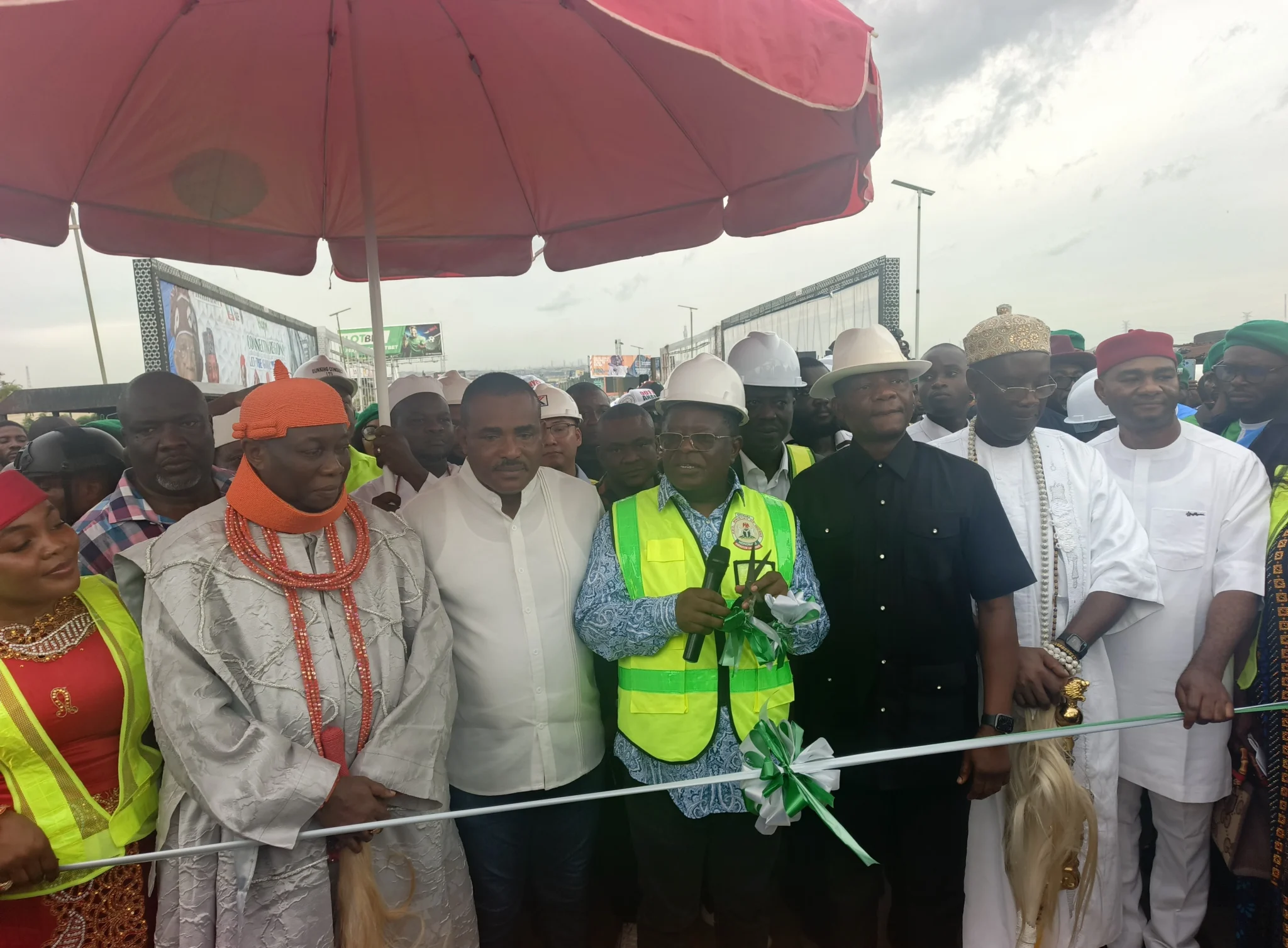 FG reopens First Niger Bridge after 38-day closure