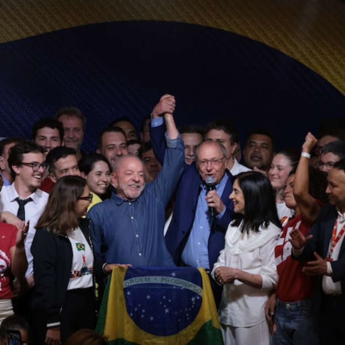 Centrão reconhece vitória de Lula e isola Flávio Bolsonaro na contestação das eleições