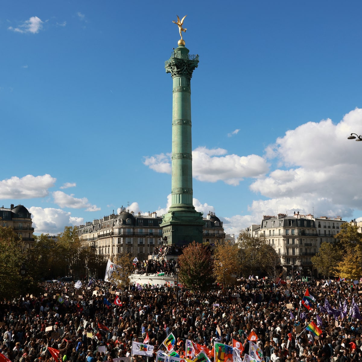 Ministro da Educação da França anuncia 3 mil professores substitutos após protestos em escolas