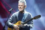 Ratinho se defende e tenta provar relação de Chico Buarque com Lei Rouanet