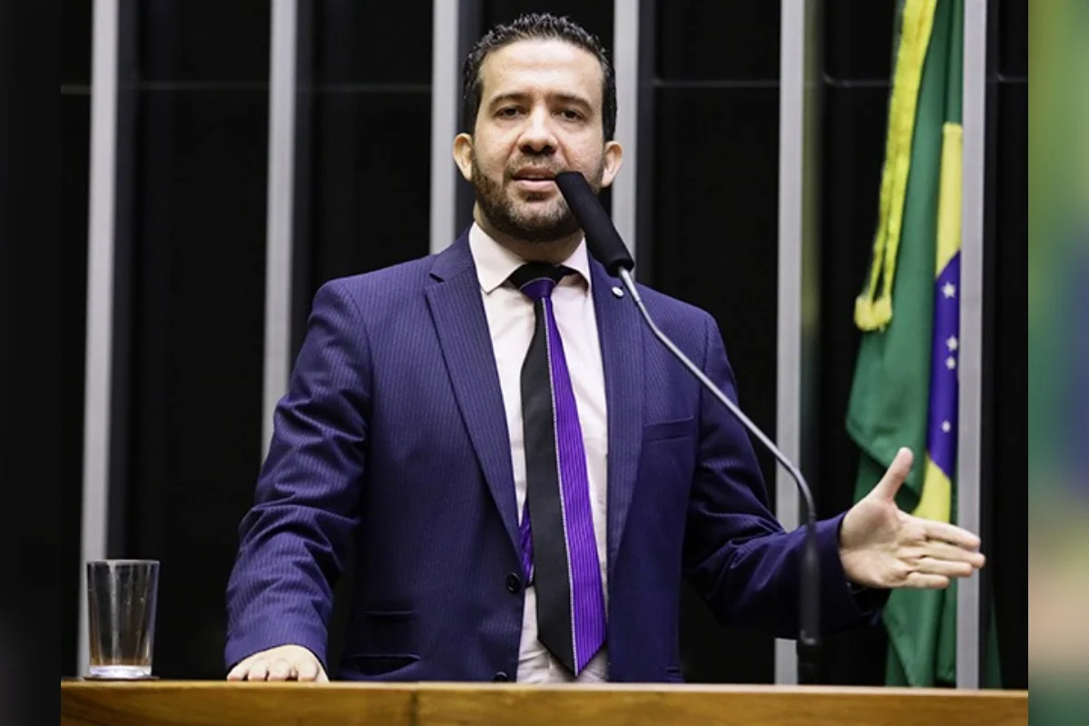 André Janones (Rede) é reeleito deputado federal com 78 mil votos