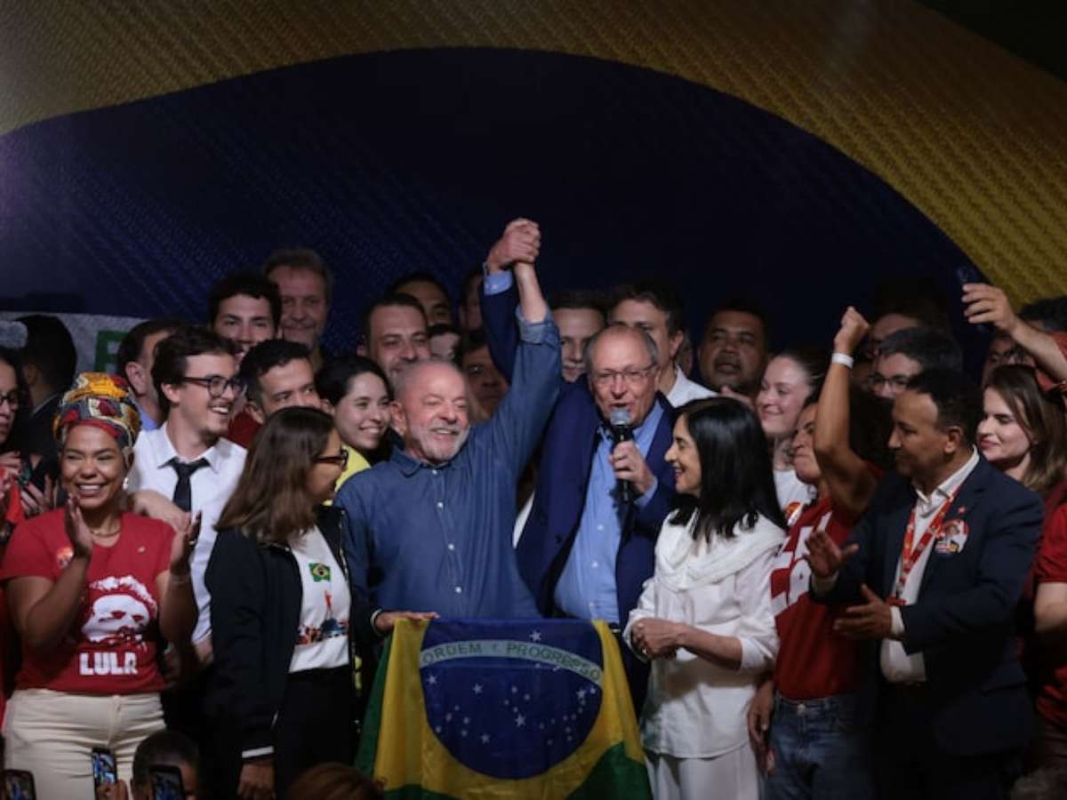 Centrão reconhece vitória de Lula e isola Flávio Bolsonaro na contestação das eleições