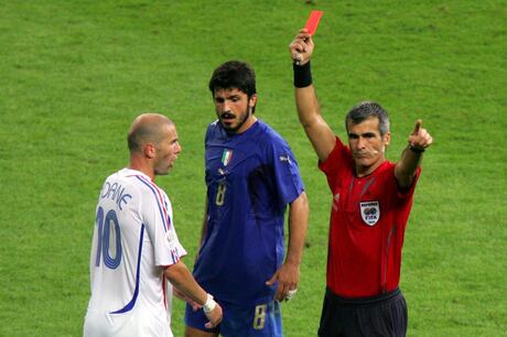 Zidane reencontra Itália 20 anos após cabeçada na final da Copa e declara: ‘Não me arrependo’