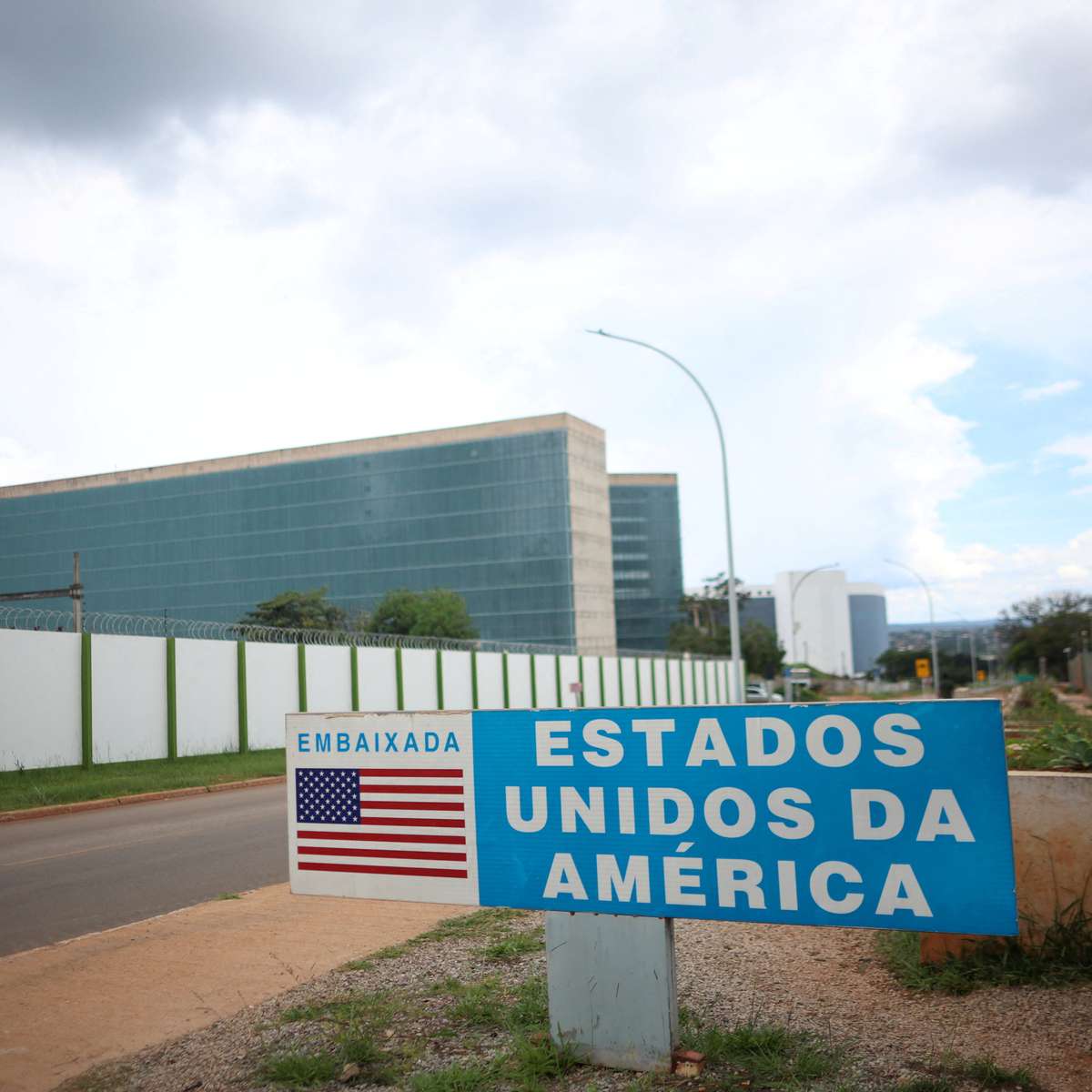 EUA e Austrália fecham embaixadas no Brasil por motivos de segurança